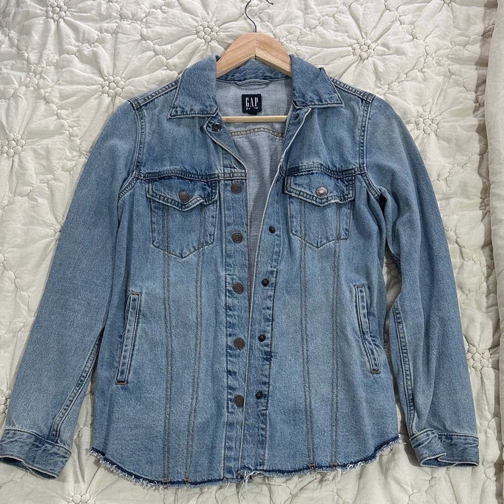 GAP Women's Light Blue Denim Jacket